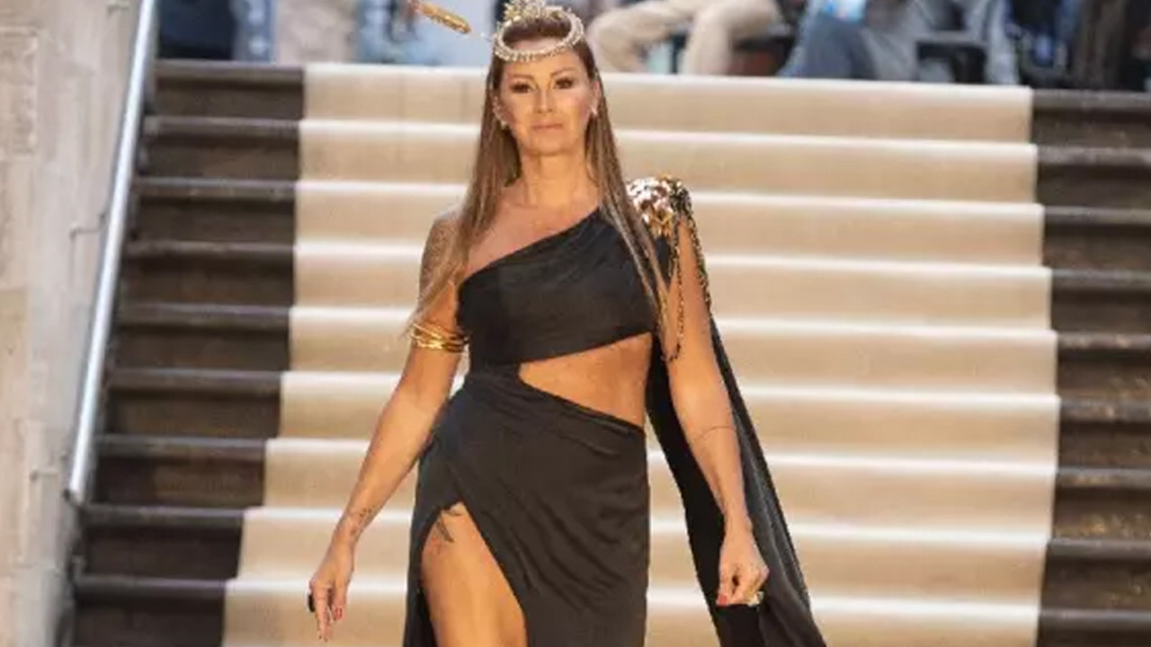 Pınar Altuğ hayranlarını 19 yaşına götürdü! Görenlerin ağzı açık kaldı