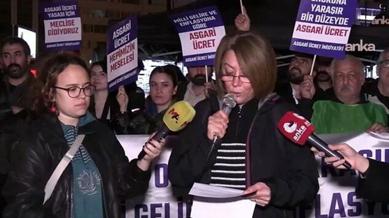 Kadıköy'de 'asgari ücret' eylemi: Nefes almak için belirlenen ücret...