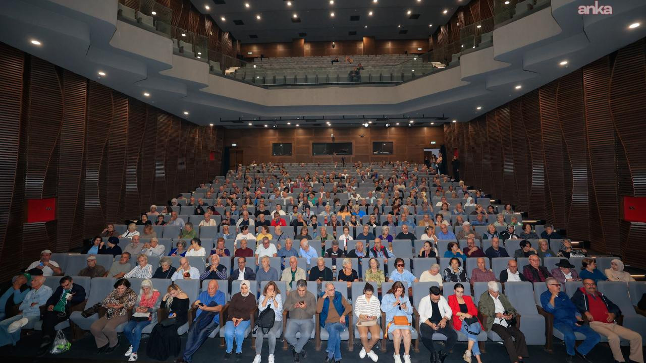 Mersin Büyükşehir’den emeklilere özel tiyatro şöleni