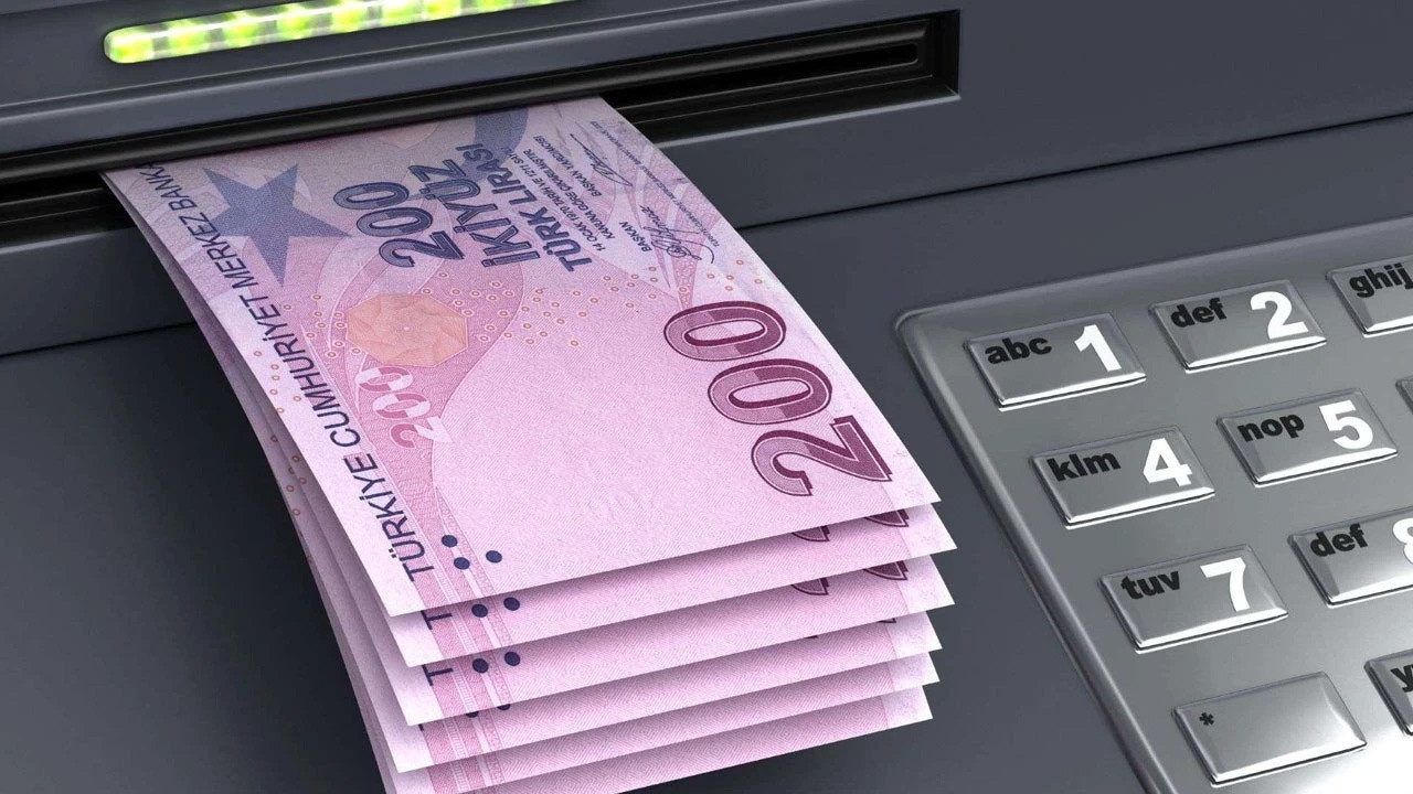 Kazaklar bu kez 43 yıllık Türk bankası için geldi