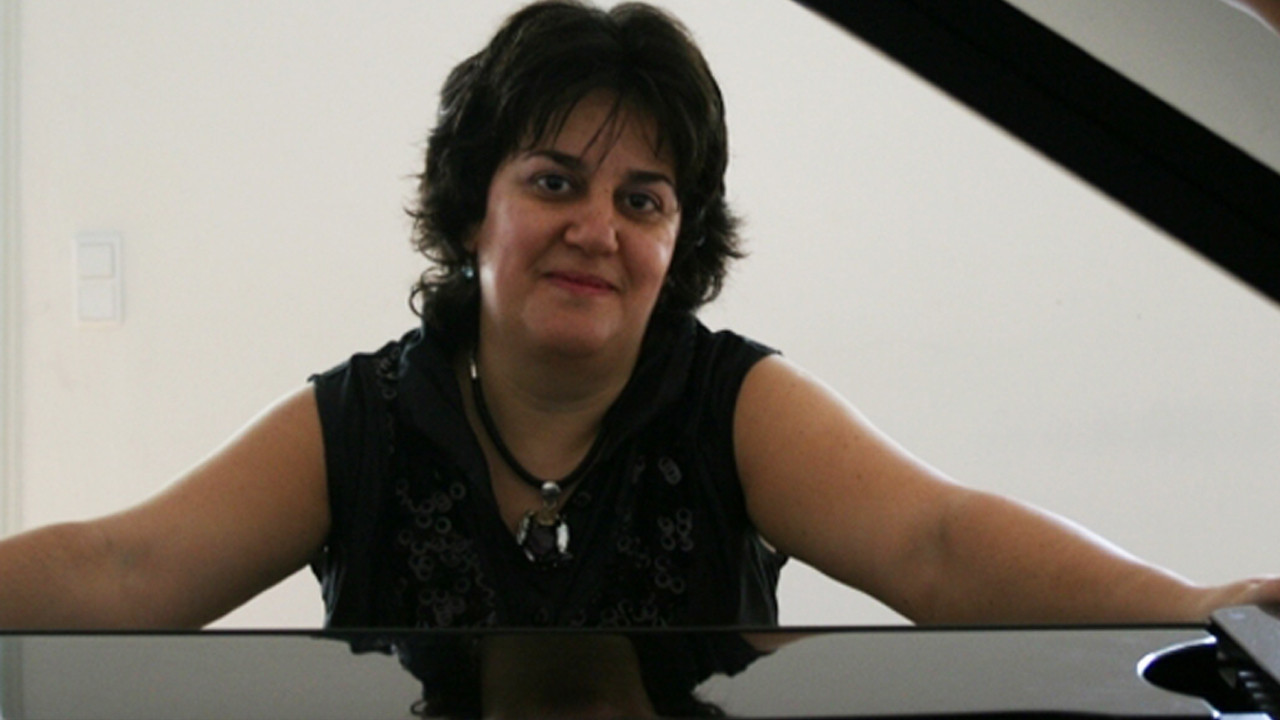 Piyanist Yeşim Gökalp evinde ölü bulundu! Vefatı müzik camiasını üzüntüye uğrattı