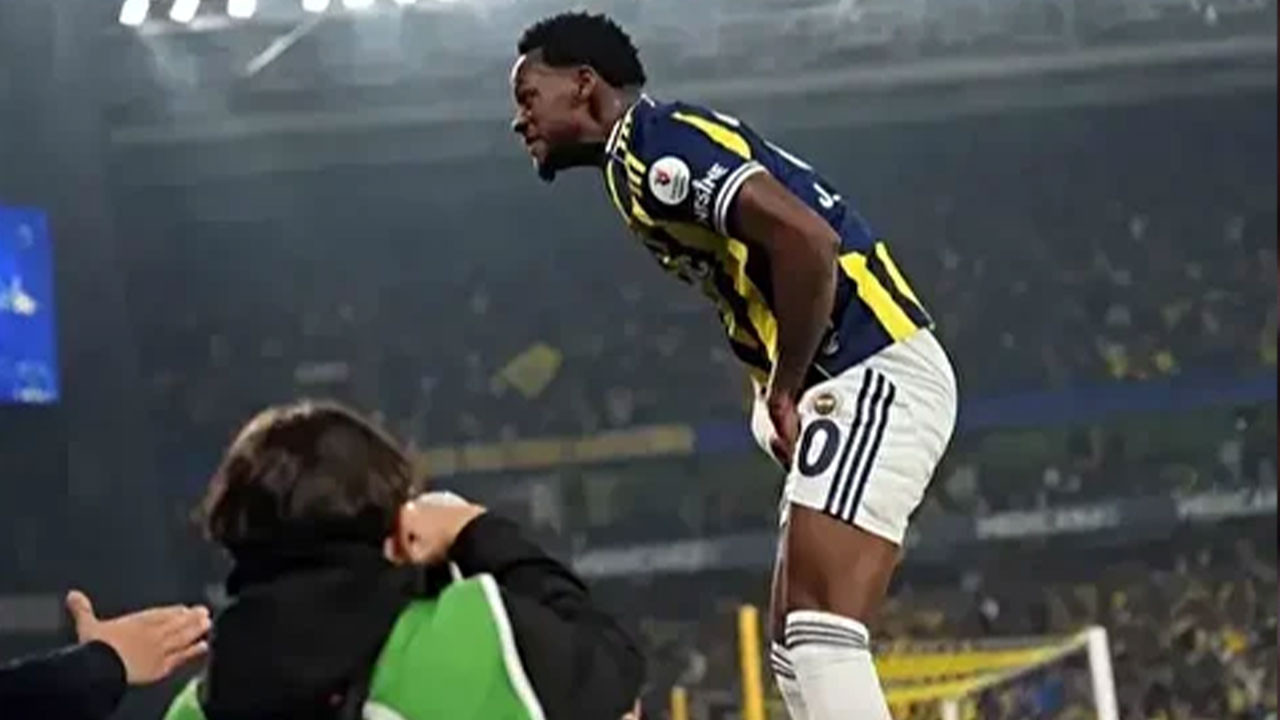 Galatasaray Duran'ın peşini bırakmadı: Taciz ve teşhircilik ihbarı!