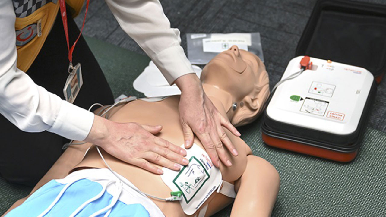 Kalp durduğunda kullanılacak... OED cihazı Ankara’da 25 noktaya yerleştirildi