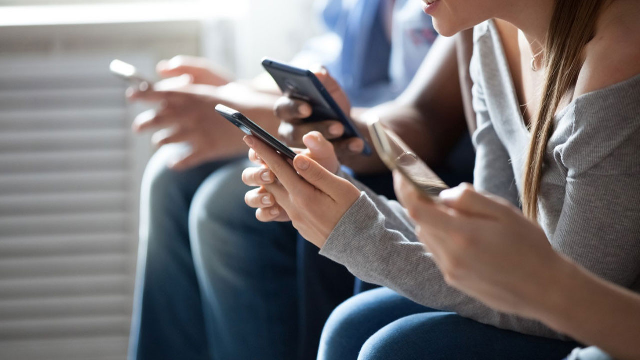 Tasarı Meclis’te: Öğrencilere cep telefonu ve bilgisayarda limitsiz ÖTV ve KDV muafiyeti