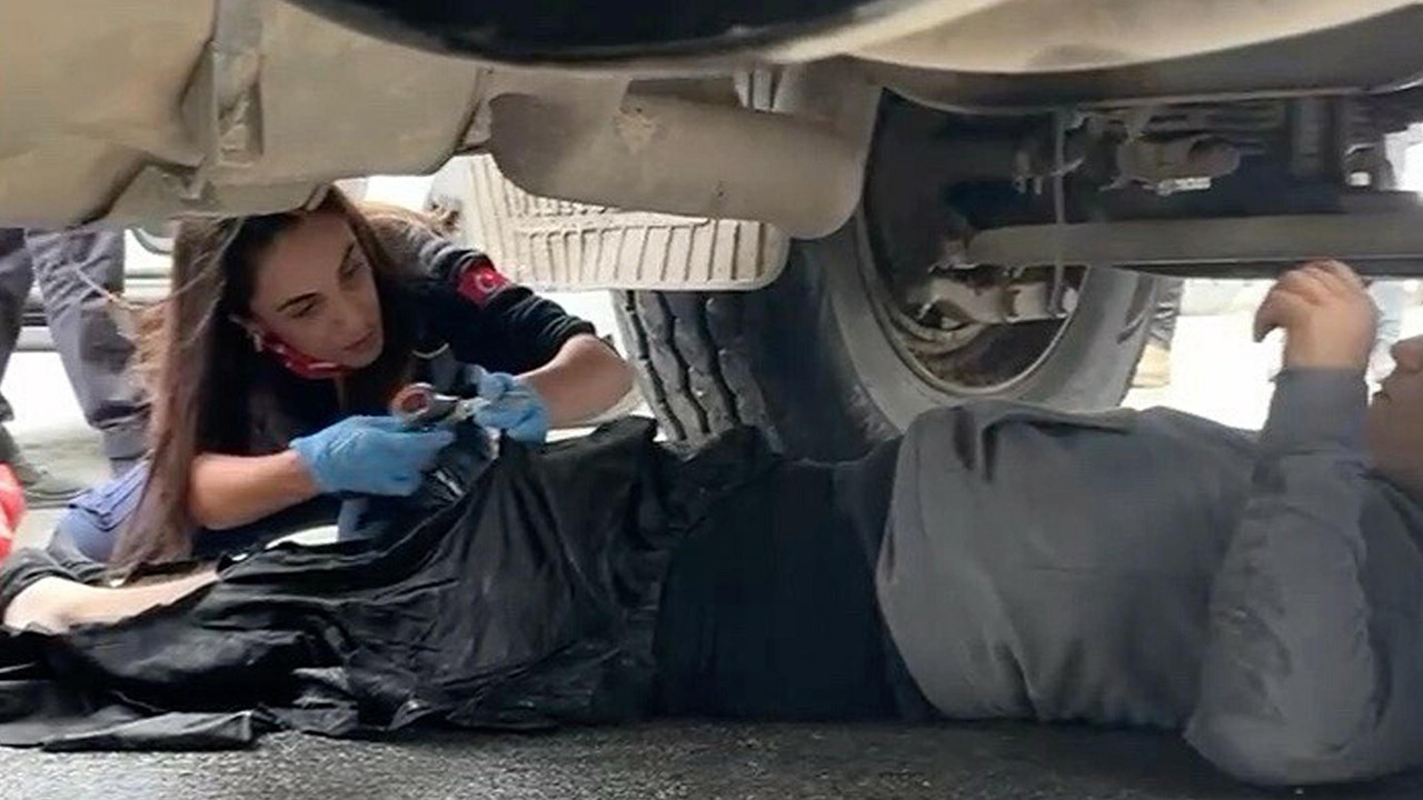 Aydın’da kan donduran kaza! Motosiklet sürçücüsü kamyonun altına savruldu