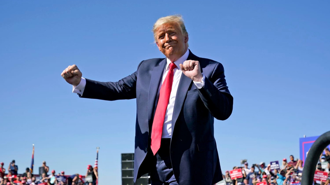 Trump'tan göçmen hamlesi: Çalışma izinlerini indirdi