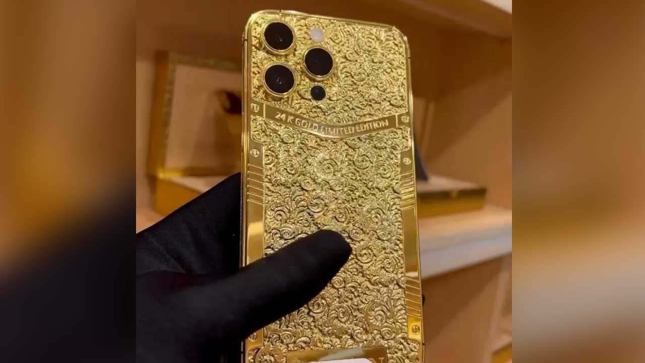 İspanyol devinden futbolculara altın kaplı Iphone jesti!