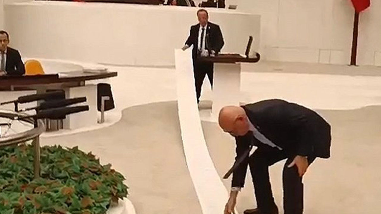 AKP ve MHP hepsini reddetmiş! 47 metrelik liste yere serildi