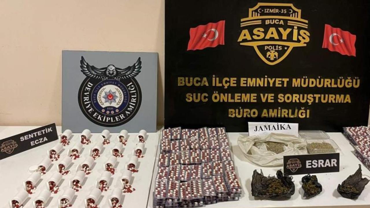 Buca'da polisten uyuşturucu operasyonu: Bonzai, esrar ve binlerce hap ele geçirildi