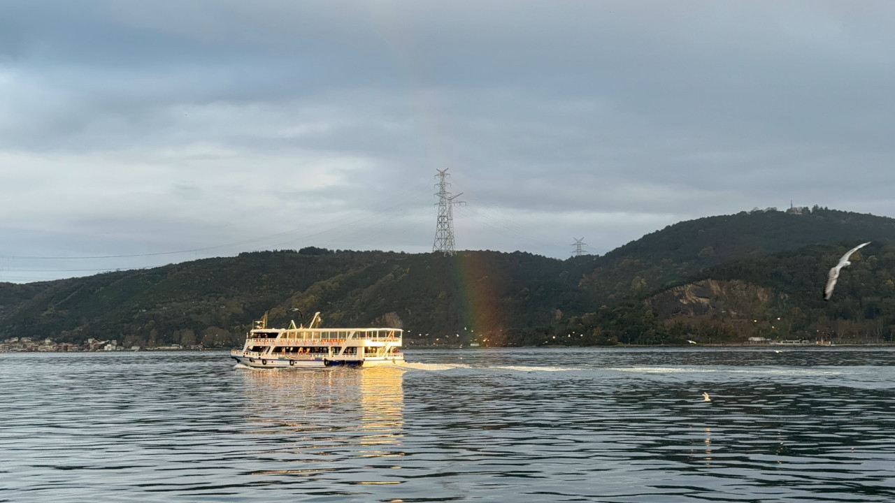 Boğaz’da gökkuşağı şöleni: Yağmur sonrası kartpostallık manzara!