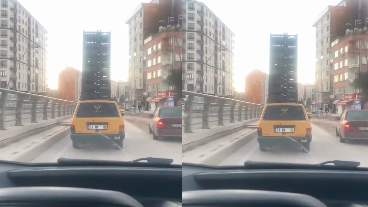 Elazığ'da onlarca kasayı otomobilin üstünde taşıdı