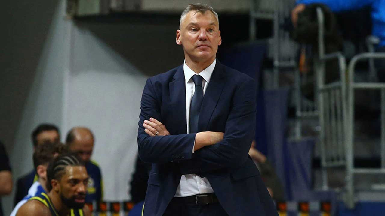 Fenerbahçe'de Jasikevicius'un acı günü: Efes maçında olmayacak