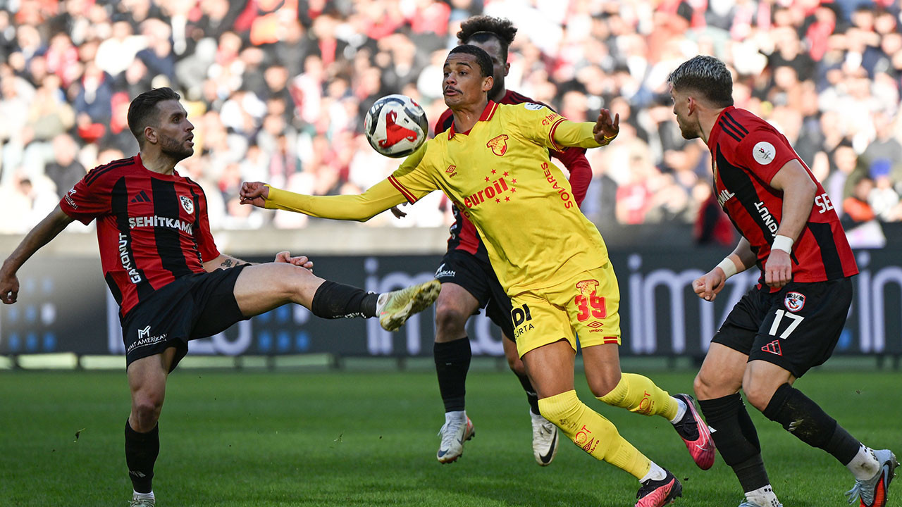 Göztepe 3 attı 1'i sayıldı! İzmir ekibi Gazintep FK'yi devirdi