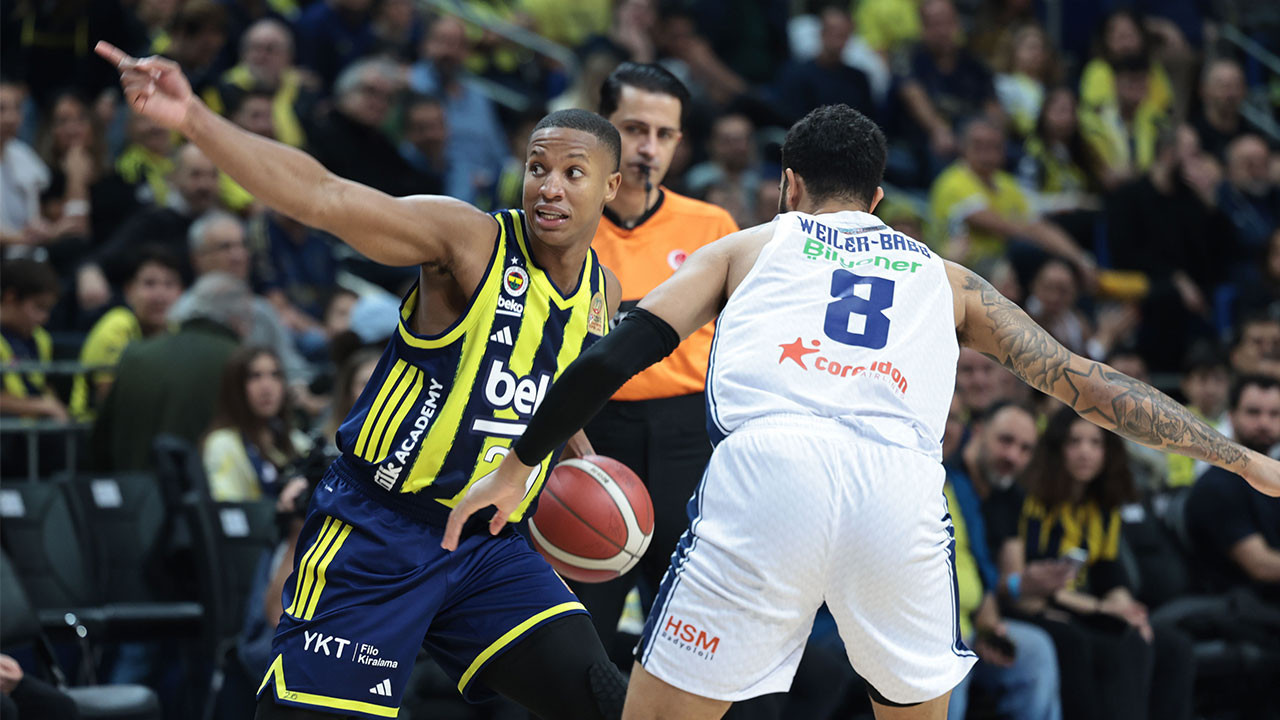 Koçşuz Fenerbahçe kazandı! Pablo Laso Anadolu Efes'in tarihi yenilgisine engel olamadı