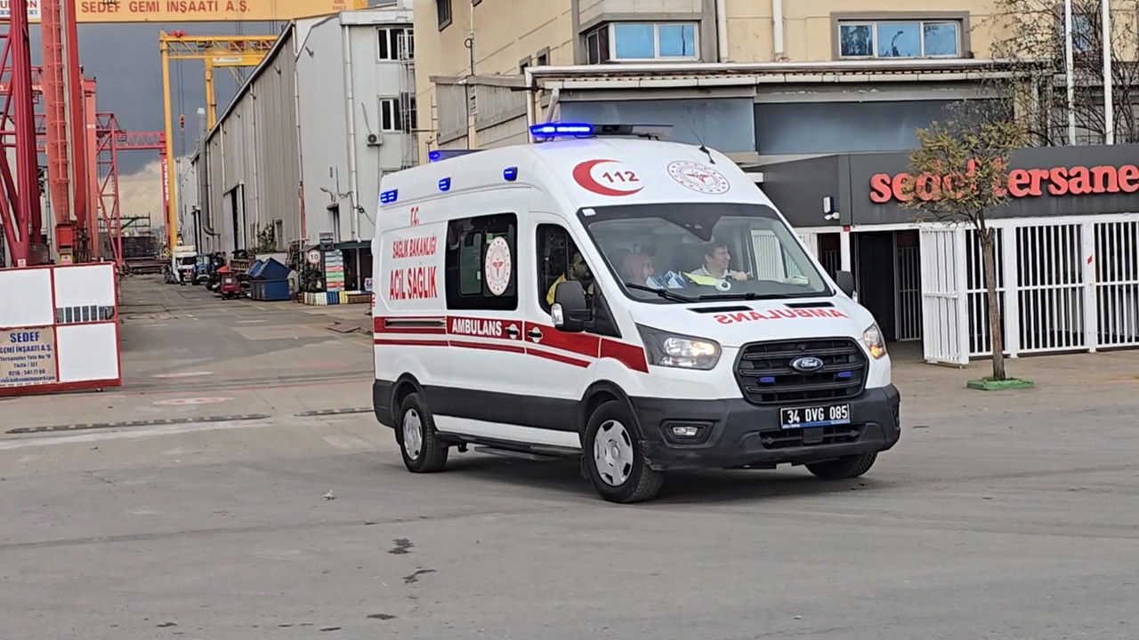 Tuzla’da iskele çöktü, 2 işçi yaralandı