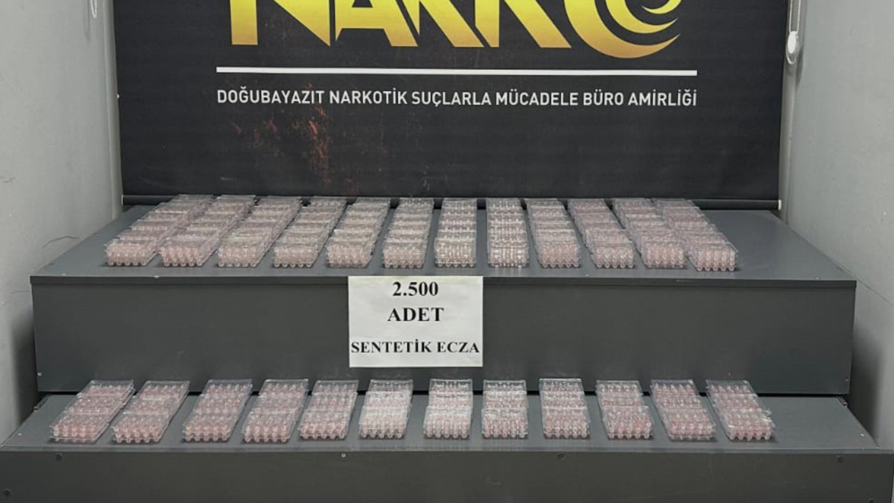 TIR'ın dorsesinde ele geçirildi! Tam 2 bin 500 tane