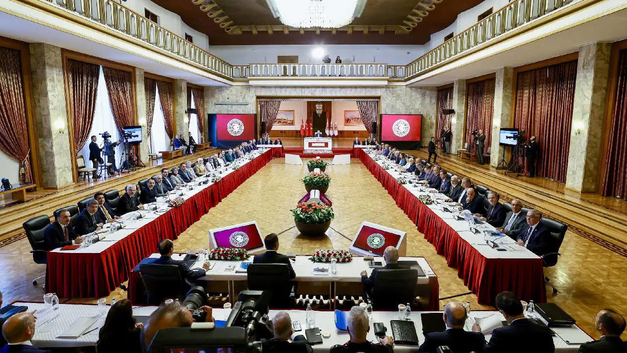 DEM Parti görüşmesi öncesi AKP'de kritik 'süreç' toplantısı