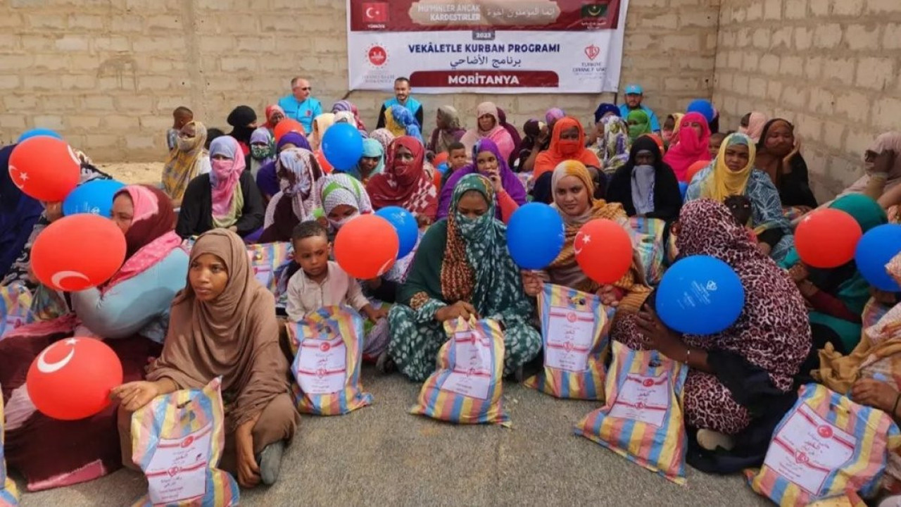 Türkiye'de vatandaş kırmızı ete hasretken Diyanet Moritanya'yı doyurdu
