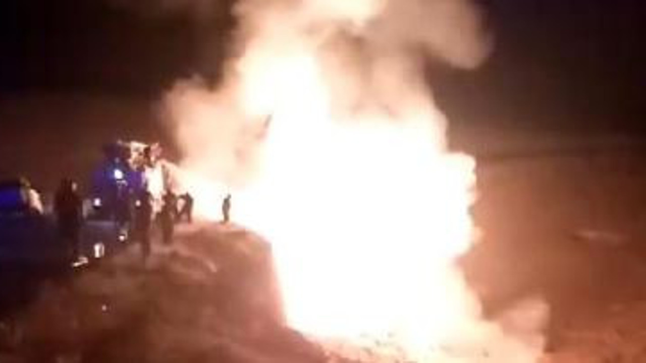 Kamyon alev topuna döndü 4 kişi öldü