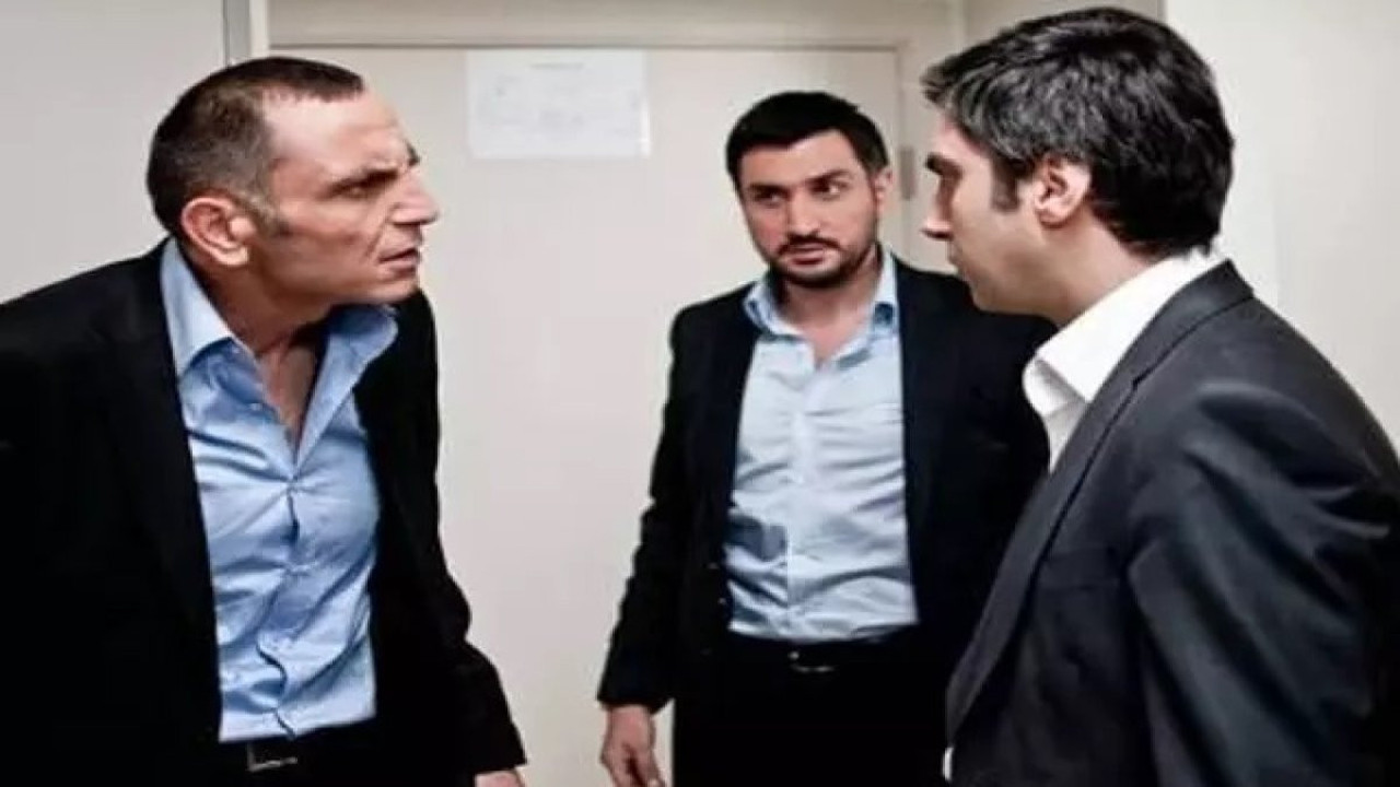 Kurtlar Vadisi'nin Memati'sinin yıllar önce oynadığı klip ortaya çıktı. Onu hiç böyle görmediniz