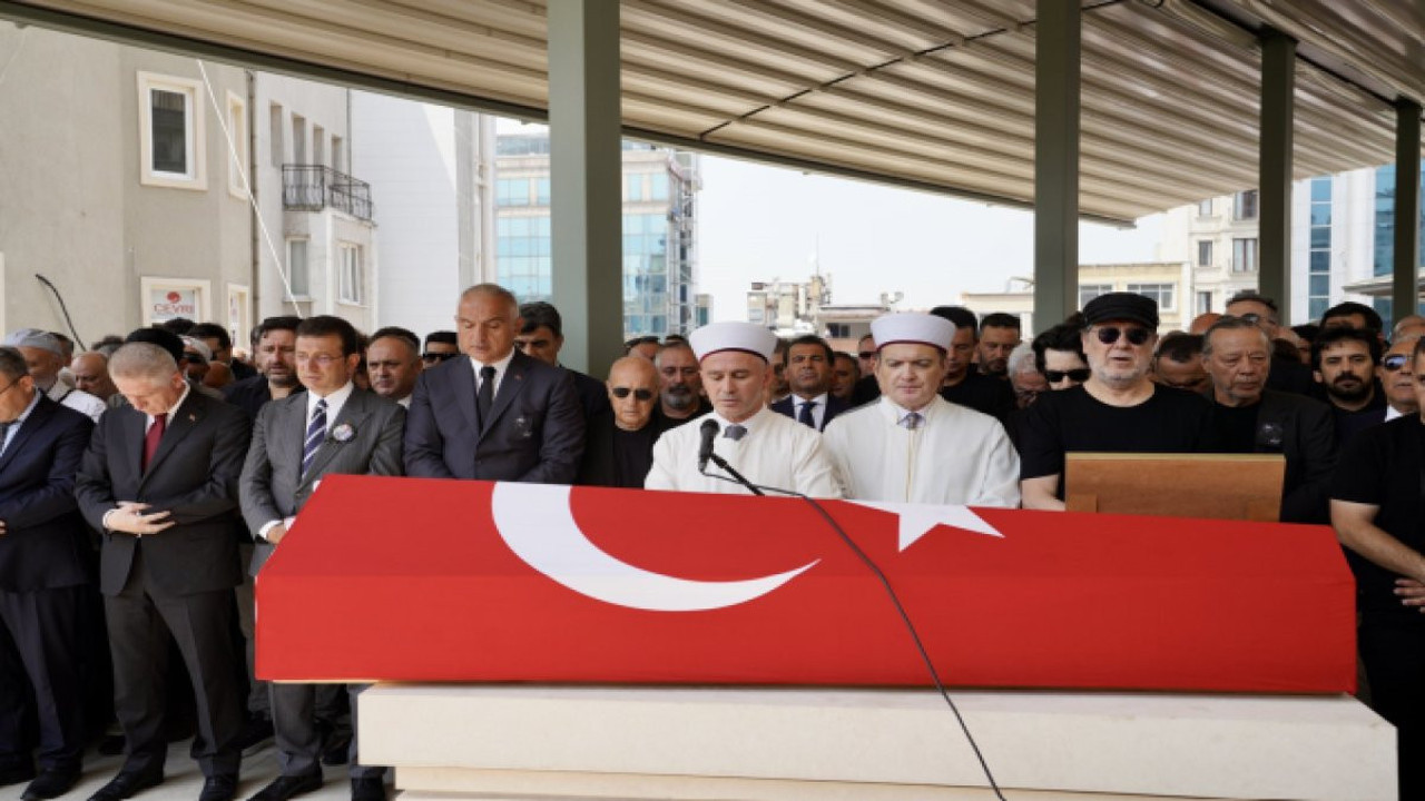 Özkan Uğur son yolculuğuna gözyaşları ile uğurlandı