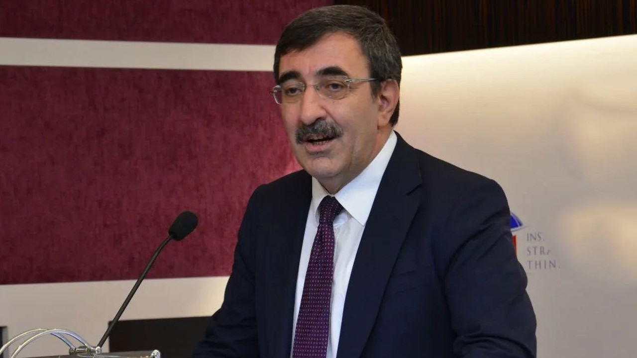 Cumhurbaşkanı Yardımcısı Cevdet Yılmaz Erdoğan'ın maaşına yapılan yüzde 40’lık zammı böyle savundu