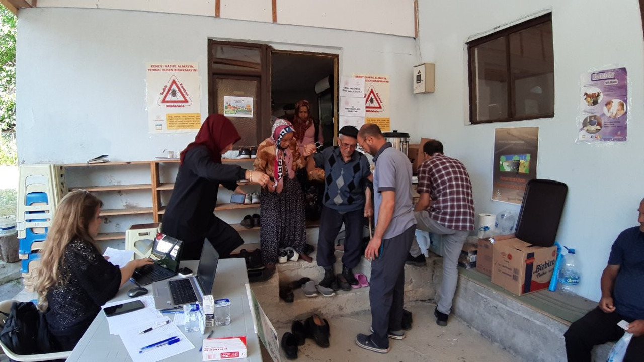 Köy camisi hastane oldu bahçesi acil servis