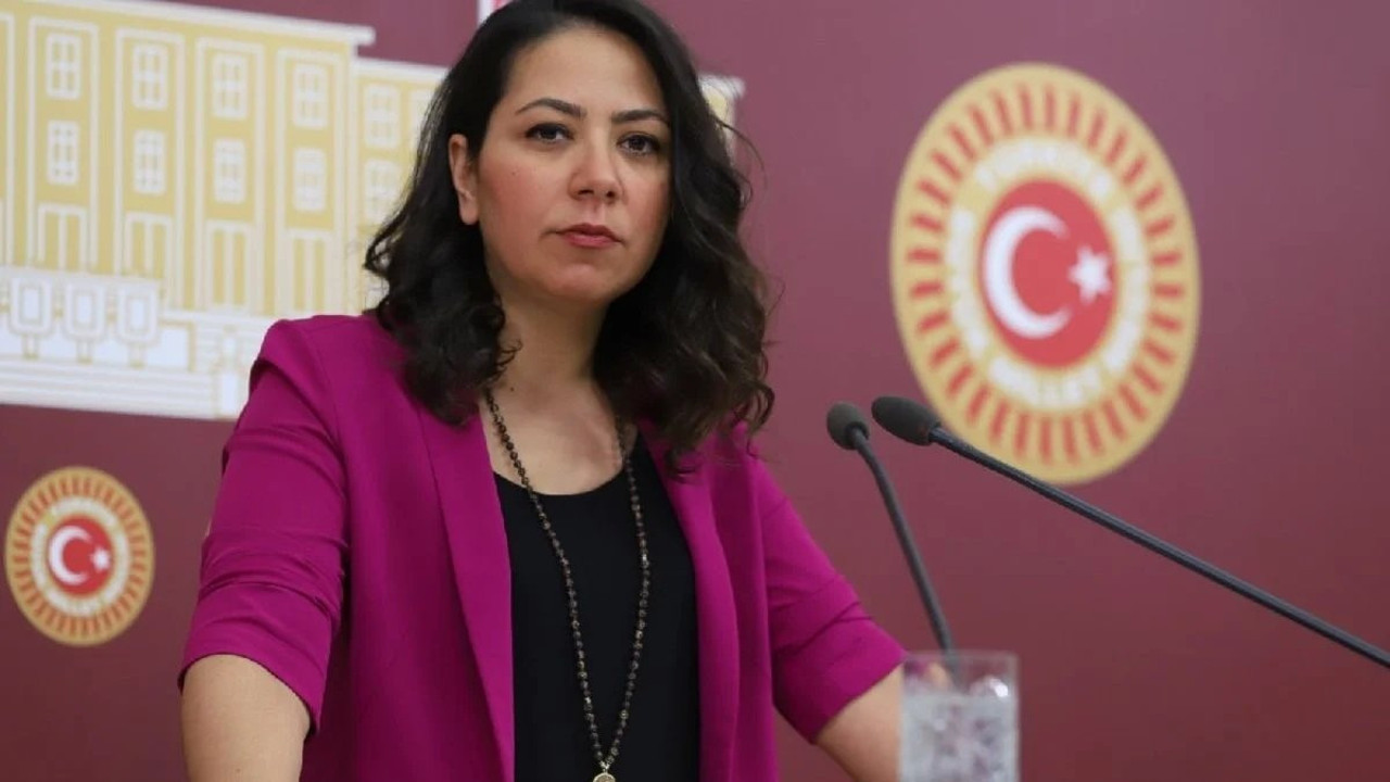 Sera Kadıgil’den karma eğitimi hedef alan Bakan Tekin’e: Dokunmaya çalışacak elleri kırarız