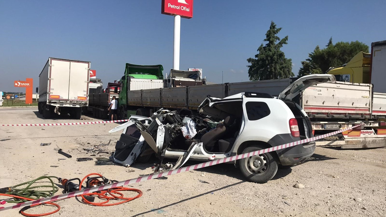 Kalp krizi geçirip tıra çarpan sürücü 16 günlük yaşam mücadelesini kaybetti