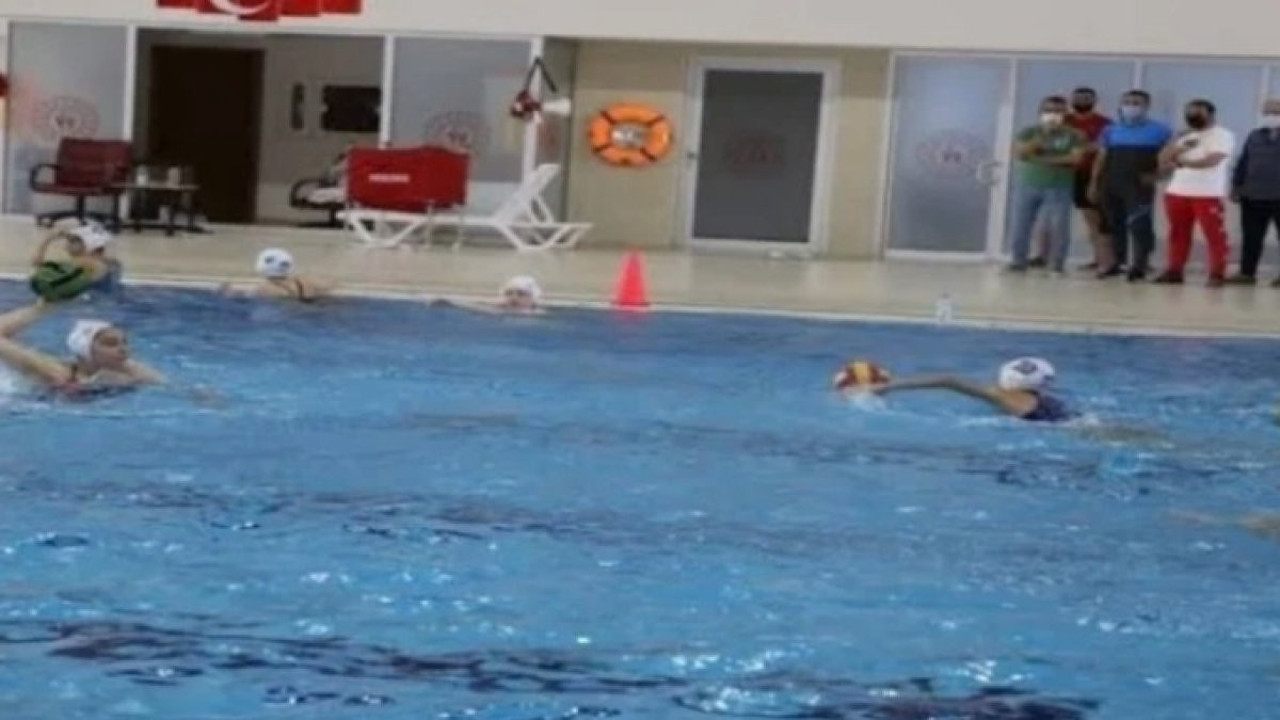 Türkiye Karadağ'a farklı yenildi