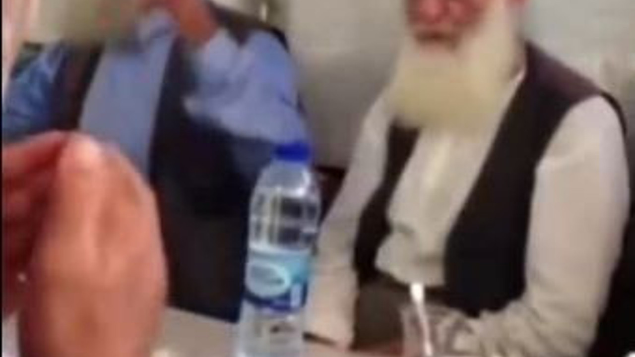 Menzil cemaatinden ilginç video: seyda bize Allah tarafından gönderilmiş bir evliyadır