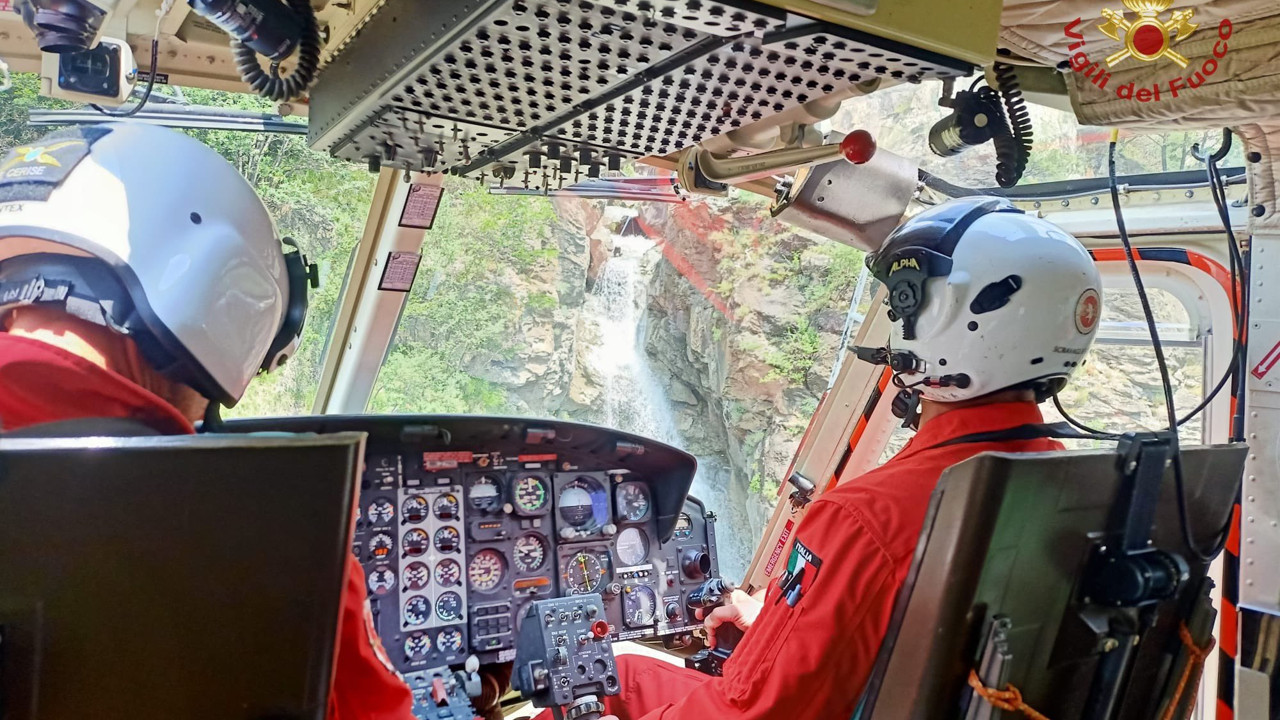 İniş sırasında mahsur kalan dağcılar böyle kurtarıldı