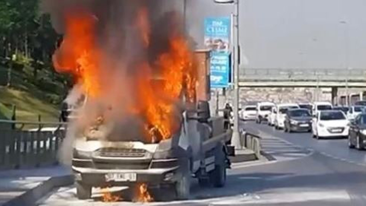 E-5'te otomobil alev topuna döndü