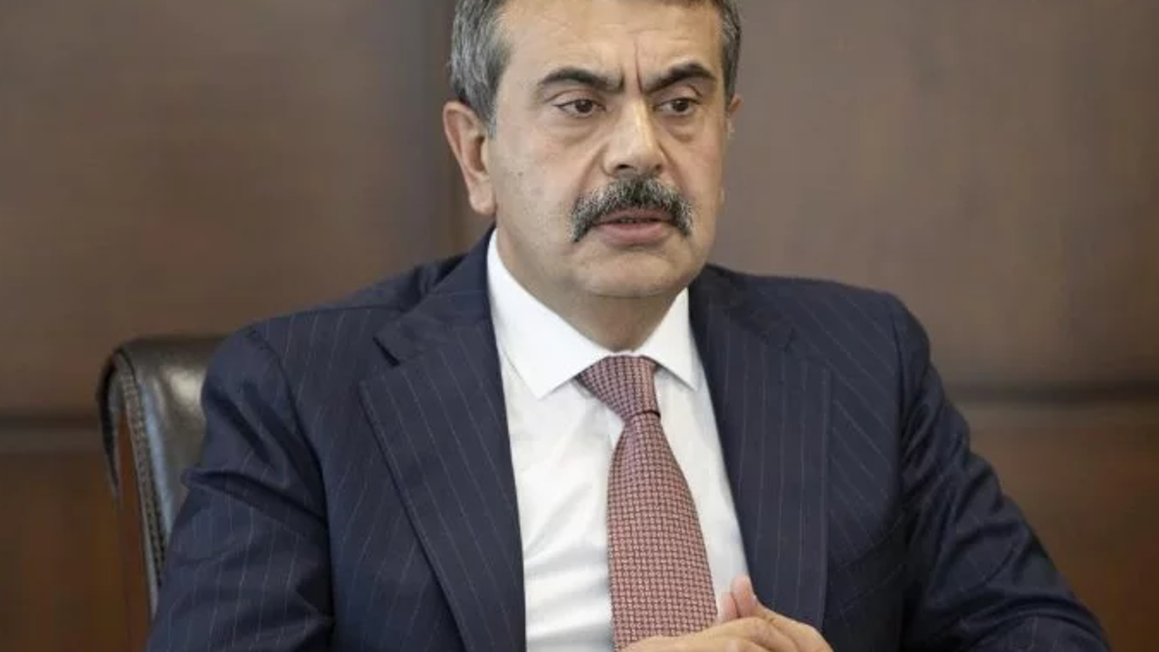 Gelen tepkilerin ardından Milli Eğitim Bakanından geri adım. Kız çocuklarının ayrı okulda okumasını savunmuştu