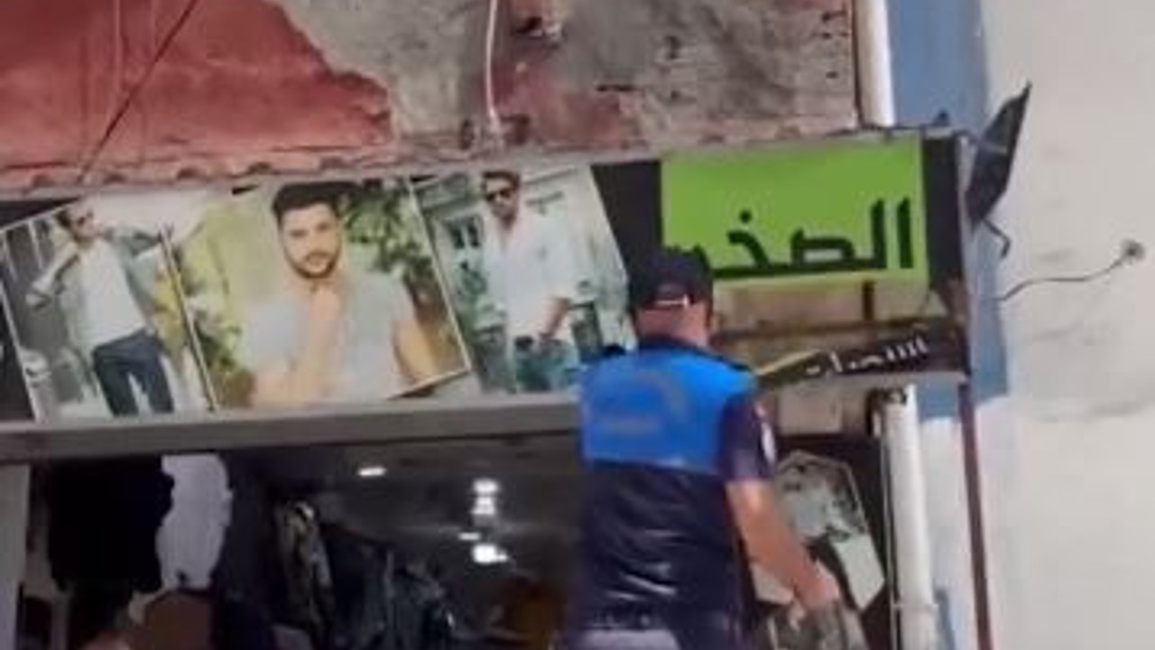 Önce İzmir şimdi de Adana. Arapça tabelalar tek tek indirildi