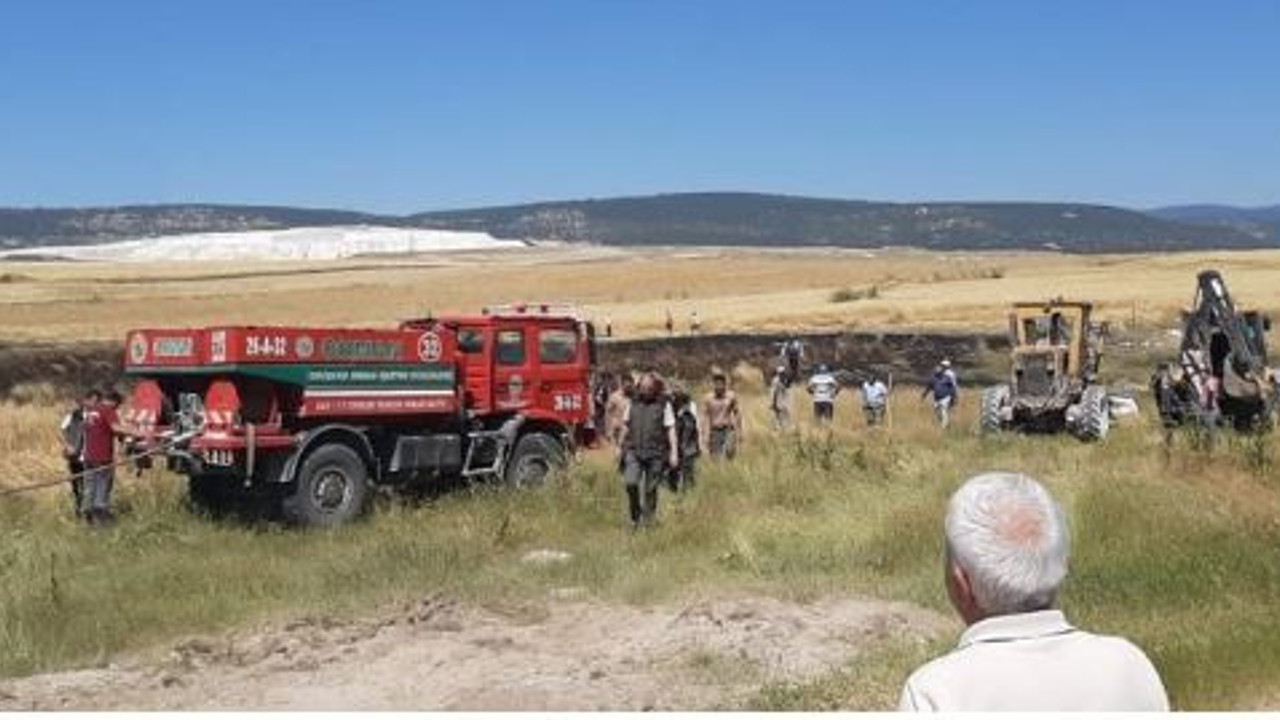 Jeneratör 30 dönüm arpa tarlasını yaktı