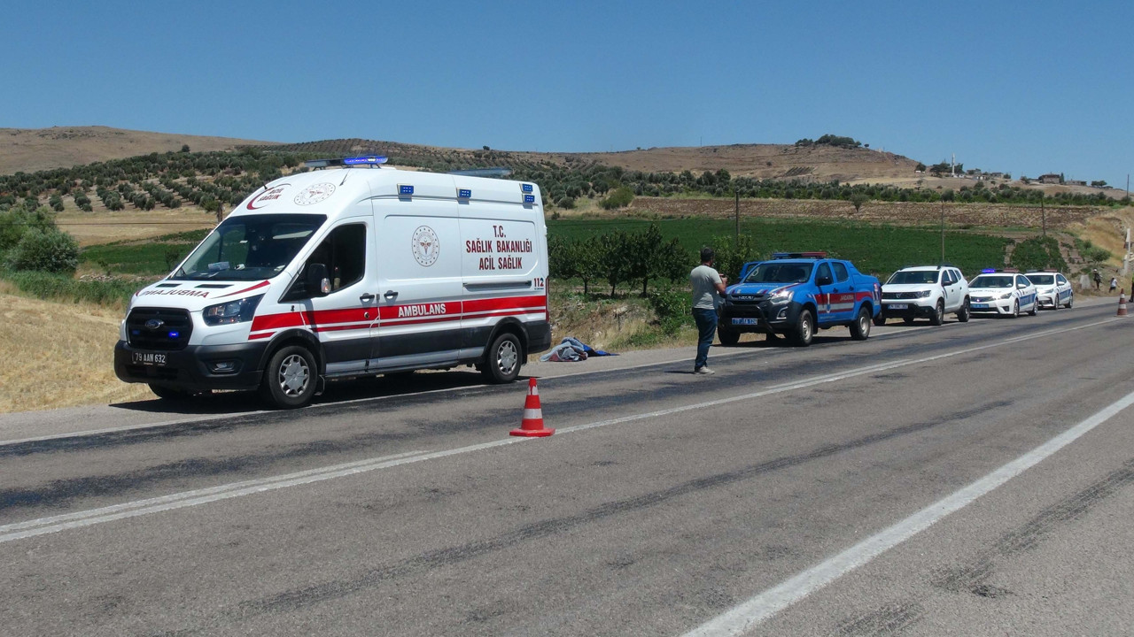 Otomobil dere yatağına devrildi: 1 ölü 2 yaralı