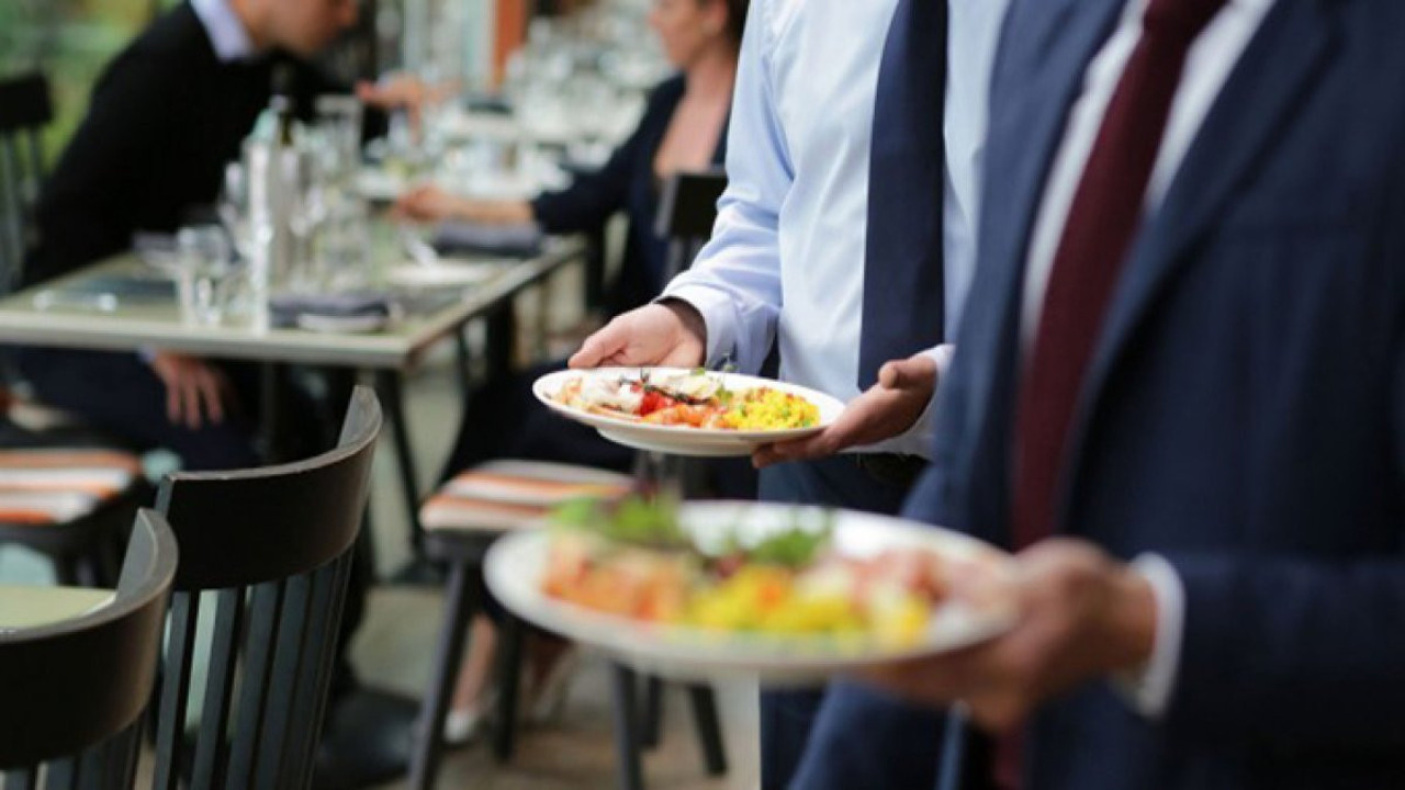 Dışarıda yemek yemenin maliyeti bir yılda yüzde 92 arttı. Türkiye yüzyılında insanca yaşamak lüks oldu