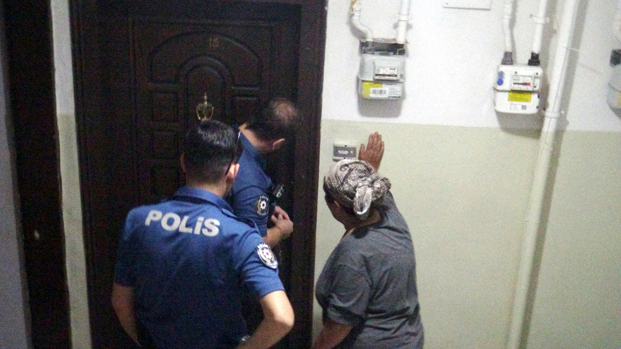 Evde mahsur kalan yaşlı adam için kurtarma seferberliği