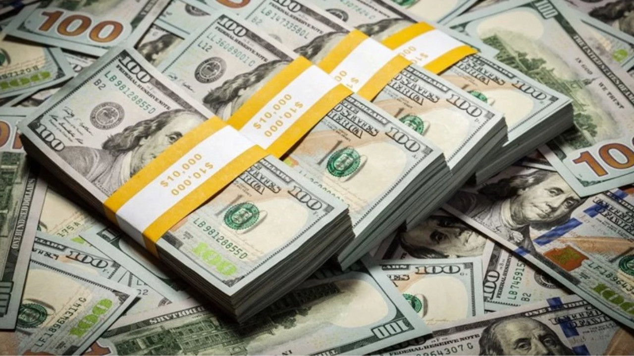 Papaz ve Nas krizi ile dolar bilerek yükseltildi. Sonra da "Avrupa'nın en ucuz benzinini kullanıyoruz" denildi