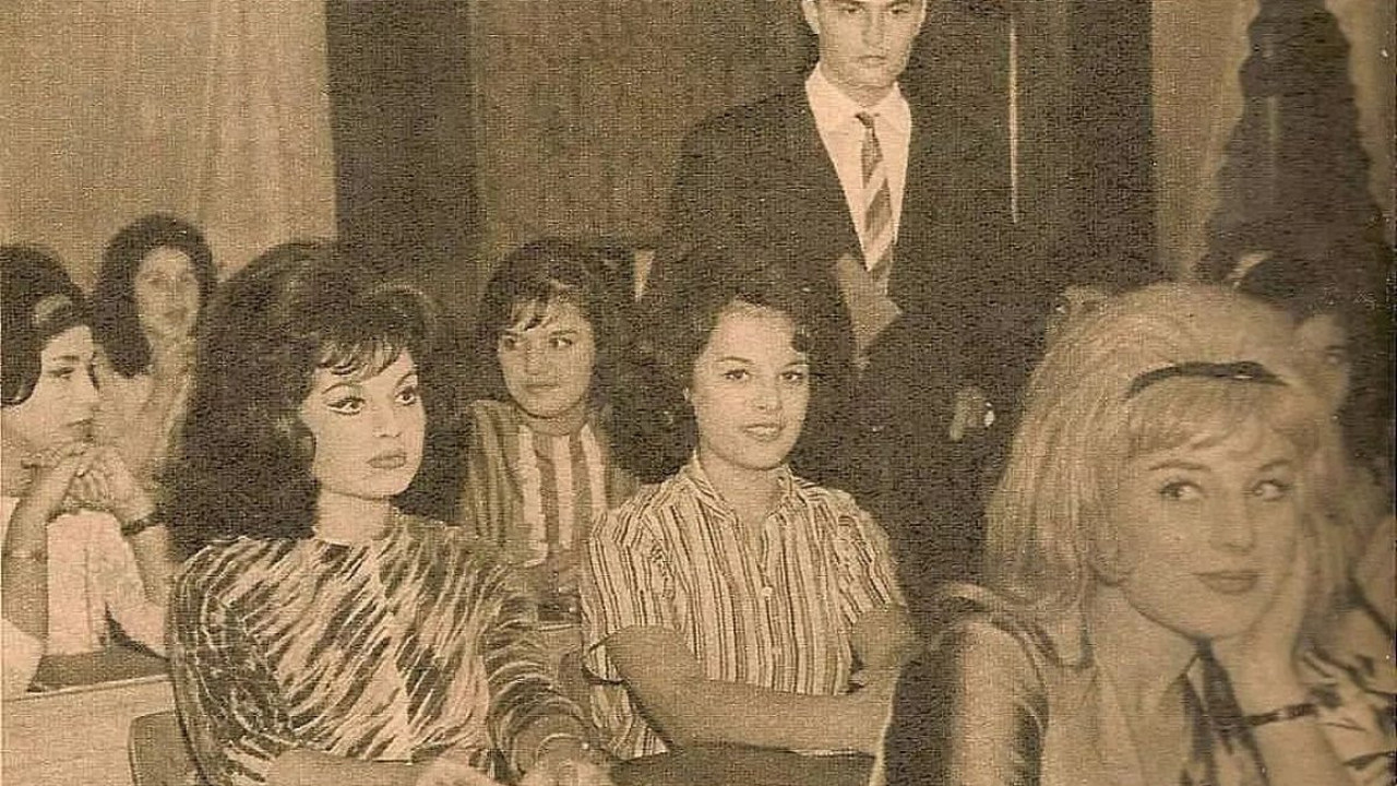 60 yıllık fotoğraf ortaya çıktı. Türkan Şoray Hülya Koçyiğit ve Ediz Hun ilk kez aynı karede