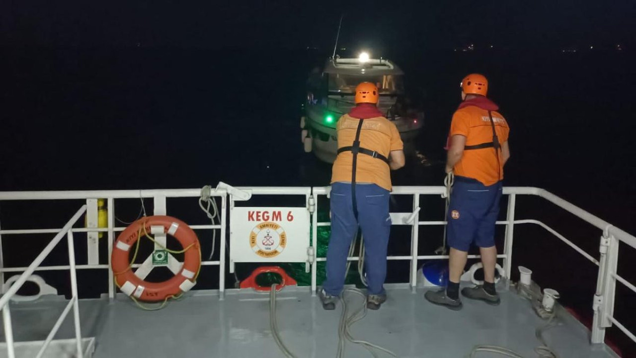 Ambarlı Açıklarında Arızalanan Tekne Kurtarıldı