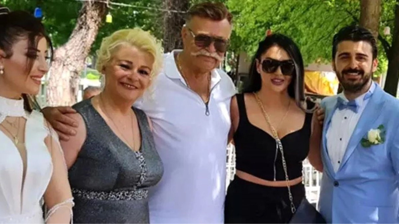 Emrah oğlunun düğününe gitmedi. Babalık görevini Nuri Alço yaptı