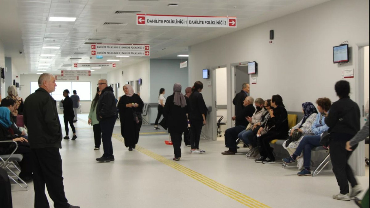 İşte çok övünülen sağlık sistemi. Tedavi olmak için 1 sene beklemek gerekiyor