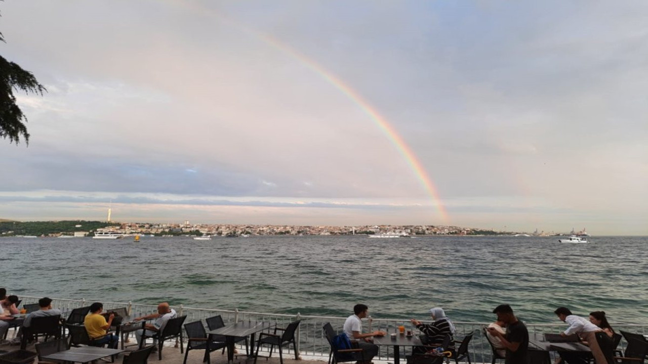 En sıcak günün ardından İstanbul: İki kıta gökkuşağıyla birleşti