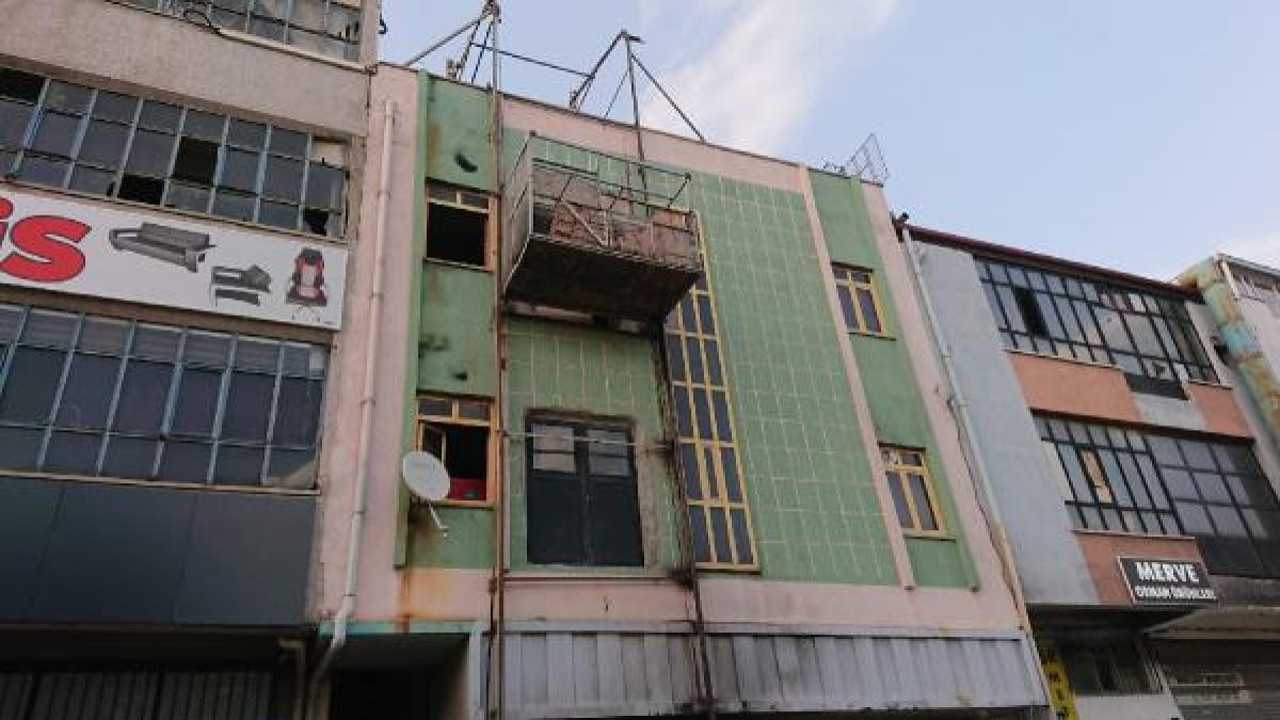 Yük asansörü ile duvar arasına sıkışan 13 yaşındaki çocuk hayatını kaybetti