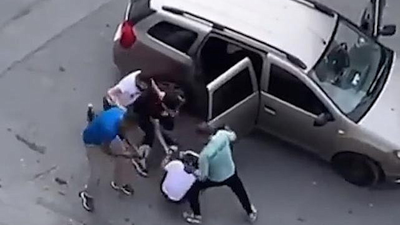 İstanbul'daki şehir eşkıyaları bir adamı sokak ortasında göstere göstere vurdu