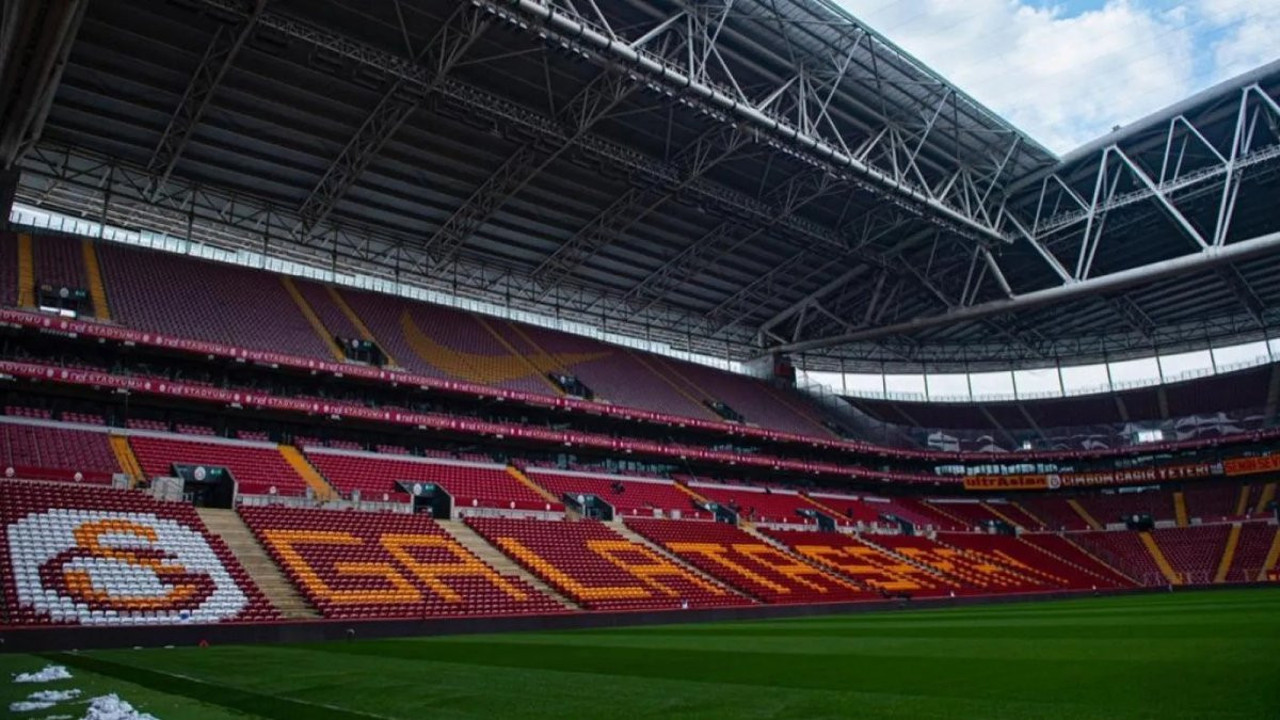 Galatasaray'dan imza töreni ve taraftara açık idman