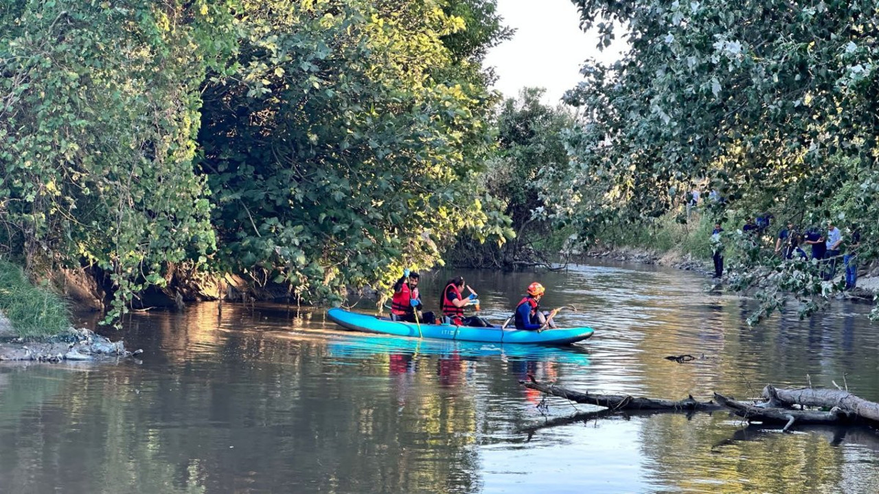 Polis her yerde onu arıyordu. Cansız bedeni arabasından 1 kilometre uzakta bulundu
