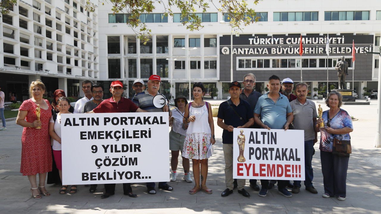 Altın Portakal Film Festivali çalışanlarından tazminat eylemi